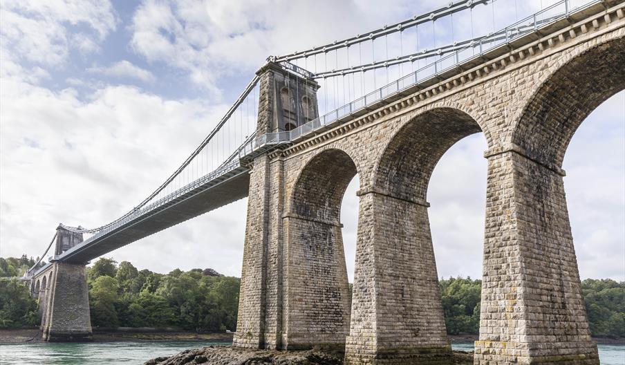 How Do Man-Made Factors Influence Safe Sailing in The Menai Straits