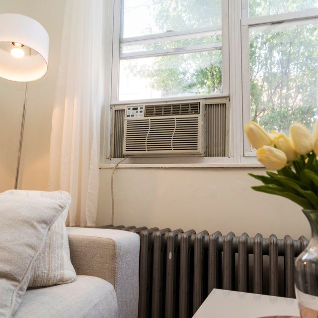 What are the guidelines for sizing a 9000 BTU air conditioner