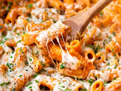 What are the key ingredients in pasta bake sauce