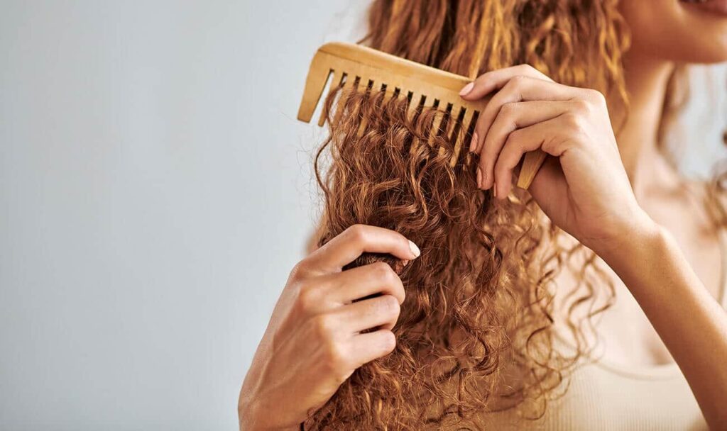 What ingredients make up effective curl creams for hair styling