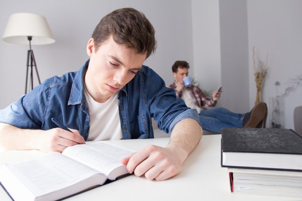 What are the consequences of failing a resit